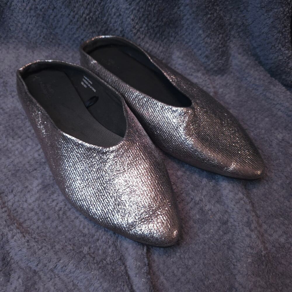 Urban Outfitters Women Metallic Pointy Mule Flat US 10 Silver Minimalist Shiny